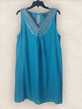 Luxology Women's Blue Embroidered/Sequin V-Neck Dress Size XL